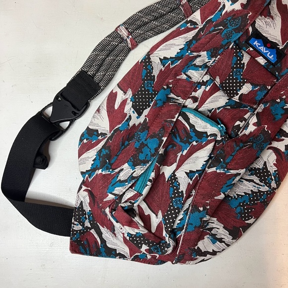 KAVU Rustic Fall Floral Leaves Classic Rope Sling Bag Backpack main image 6